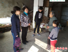 <b>安徽蚌埠：卫计委主任刘雪洁赴联合村宣讲十九大精神并调研扶贫工作</b>