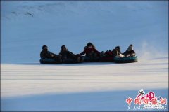 <b>沈阳东北亚滑雪场上周开启极致浪漫夜滑模式</b>