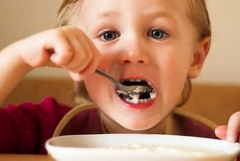 <b>研究：儿童肥胖与睡眠无规律和不吃早餐有关</b>