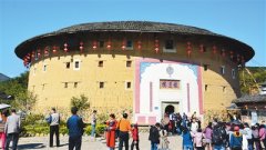 <b>福建永定：土楼冬季旅游热</b>