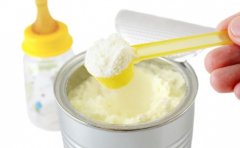 <b>警惕！奶粉冲太浓必知四大危害</b>