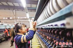 <b>重庆：黔江“巧媳妇”缫丝 产品销海外</b>