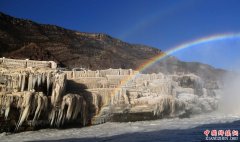 <b>黄河壶口瀑布出现彩虹景观</b>