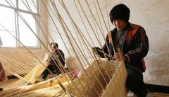 <b>山东郯城：指尖飞舞织杞柳</b>