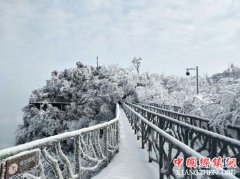<b>湖南天门山：银装素裹若仙境</b>