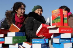 <b> 文化惠民走进乡村</b>