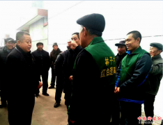 <b>山东郯城：林子村红白理事着“制服”理事</b>