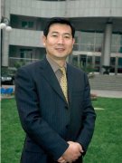 <b>北京小学校长李明新：素质教育不能不抓学习</b>