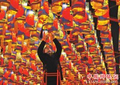 <b>城墙灯会 喜迎新春</b>