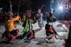 <b>直击中国农村社火表演:努力延续传统</b>