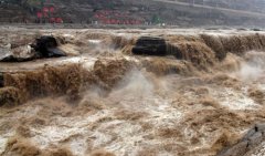<b>黄河壶口瀑布迎来“桃花汛”</b>