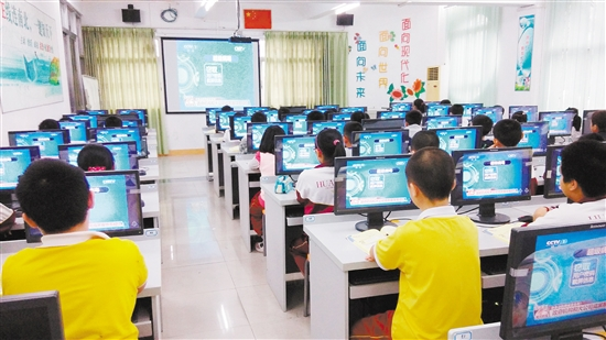 让教学有更多自由度，用特色教育填满这12年，可能是比缩短学制更好的选择