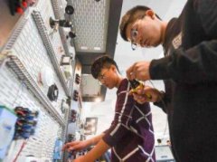 <b>教育部:中职学校至少配1名职业指导教师</b>