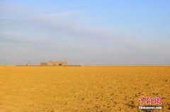 <b>四川10辆越野车穿越罗布泊无人区 管理局：涉嫌违法</b>