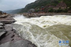 <b>“清流飞瀑”引客来</b>