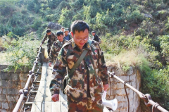<b>红土地上孺子牛——追记东川区扶贫干部吴国良</b>