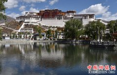 <b>拉萨：空气洁净 气候宜人</b>