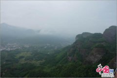 <b>江西最长的高空玻璃景观亮相龙南南武当景区</b>