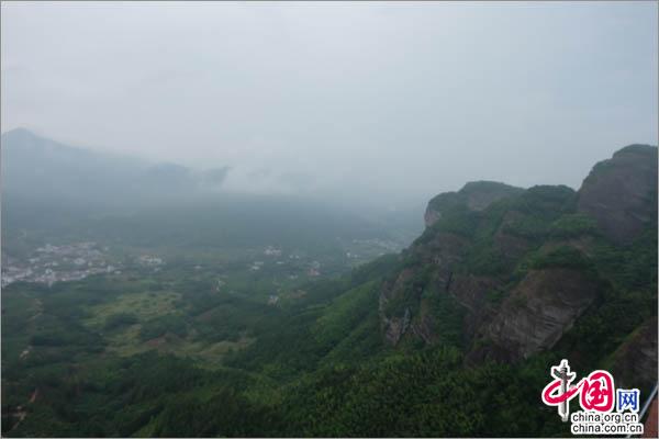 江西最长的高空玻璃景观亮相龙南南武当景区