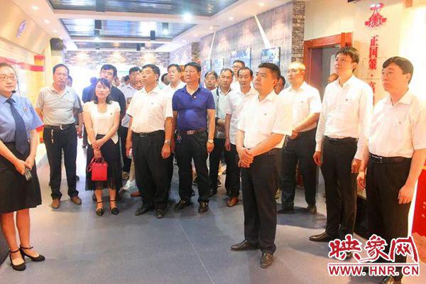 灵宝市尹庄镇召开新一届村两委干部任职培训警示教育大会