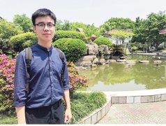 <b>重邮科技狂人 5家世界500强抢着要</b>