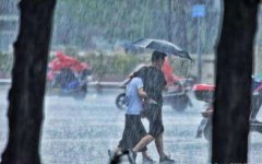 <b>成都市旅游局：各旅行社立即暂停组团前往灾害预警区域</b>