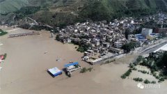 <b>甘肃舟曲出现泥石流滑坡 附近群众转移</b>