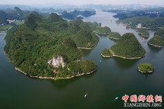 <b>贵阳：百花湖醉游人</b>