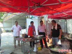 <b>安徽：古城镇严查自办宴席，确保群众舌尖安全</b>