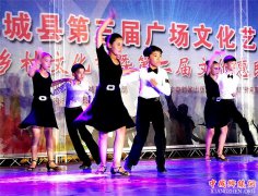 <b>山东郯城：文化“消费季”直播让暑假孩子嗨起来</b>