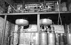 <b>神秘化工厂福利好半年能赚13万 生产的竟是麻黄碱</b>