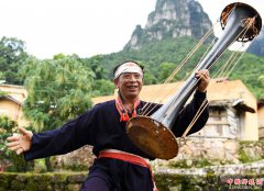 <b>广西金秀：黄泥鼓舞助推乡村文化振兴</b>