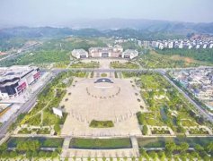 <b>4800万修广场村民点煤油灯:贫困县的阔面子给谁看</b>