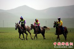 <b>中国马术大赛在锡林浩特举行</b>