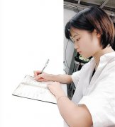 <b>这个女学霸不简单 仅暑假就挣了10万</b>