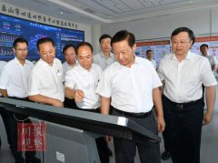 <b>省委书记彭清华赴眉山、乐山调研，要求加快建设与成都有机融合的现代经济集</b>