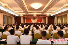 <b>山西120名困难职工子女领到“金秋助学”助学金</b>