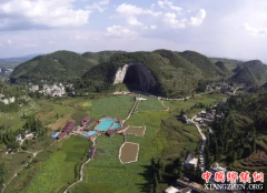 <b>惊艳！贵州这个景点，藏着世界最大天生桥,百亩荷花!</b>