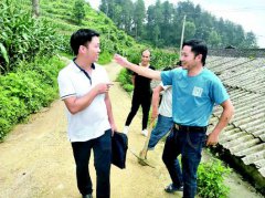<b>陈海兵：把一捆捆的菜换成一把把的钱</b>