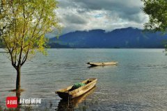 <b>泸沽湖秋意阵阵浓 凉爽好惬意</b>