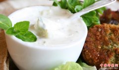 <b>老腹泻心情差有口臭？出现这些情况适合喝酸奶</b>