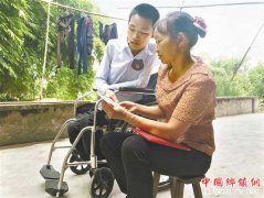 <b>轮椅上的“学霸”圆了大学梦</b>