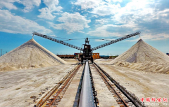 <b>河北唐山：秋盐大丰收</b>