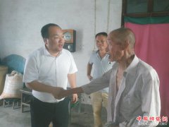 <b>姬永刚：脚踩泥土苦干实干踏实干  奋勇争先勇担当</b>