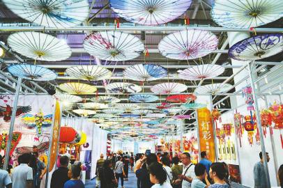 （焦点图，导航成都，移动端轮播图）泸州油纸伞亮相中国非遗博览会