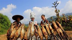 <b>广西柳州：苗寨庆丰收</b>