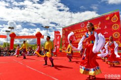 拉萨曲水：载歌载舞迎国庆