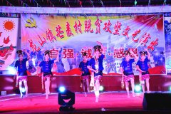 <b>云南龙陵：山村唱响新时代 文化扶贫润民心</b>