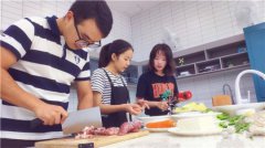 福州大学共享餐厅受欢迎 校园经济开启共享模式