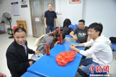 重庆警方20余年追踪一拐卖案 失散23年母子终相认